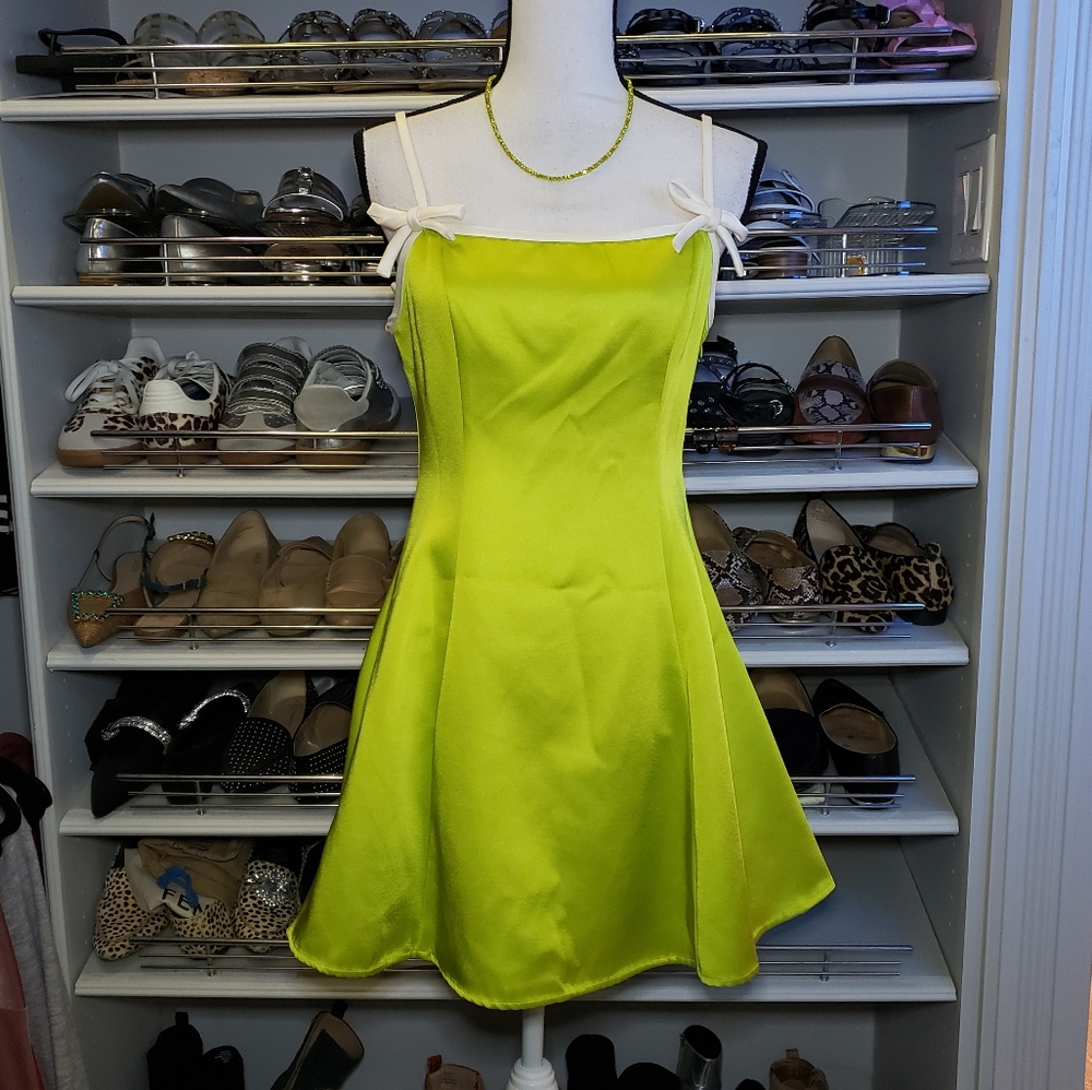 Green Dress with White Contrast Bows